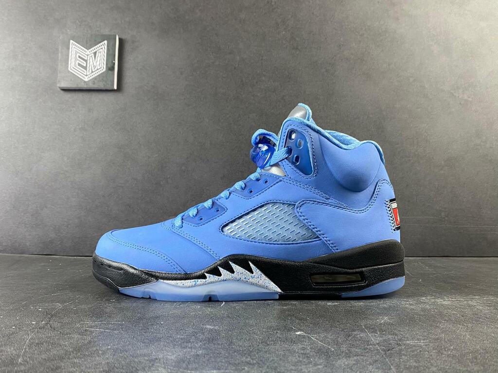 Nike Air Jordan 5 Retro UNC University Blue
