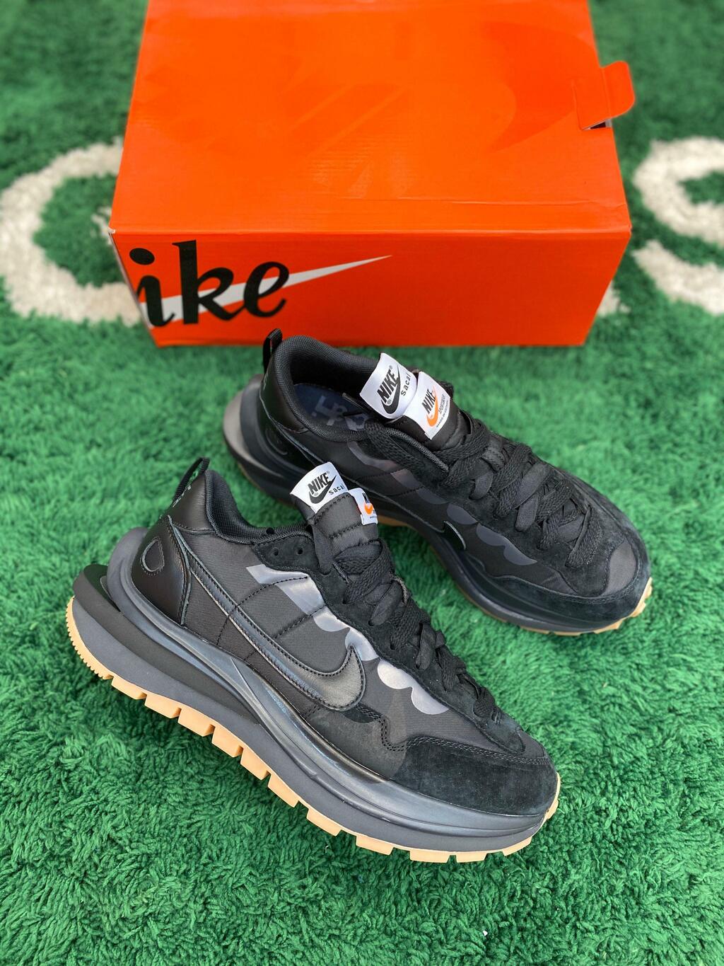 Nike Vaporwaffle x Sacai