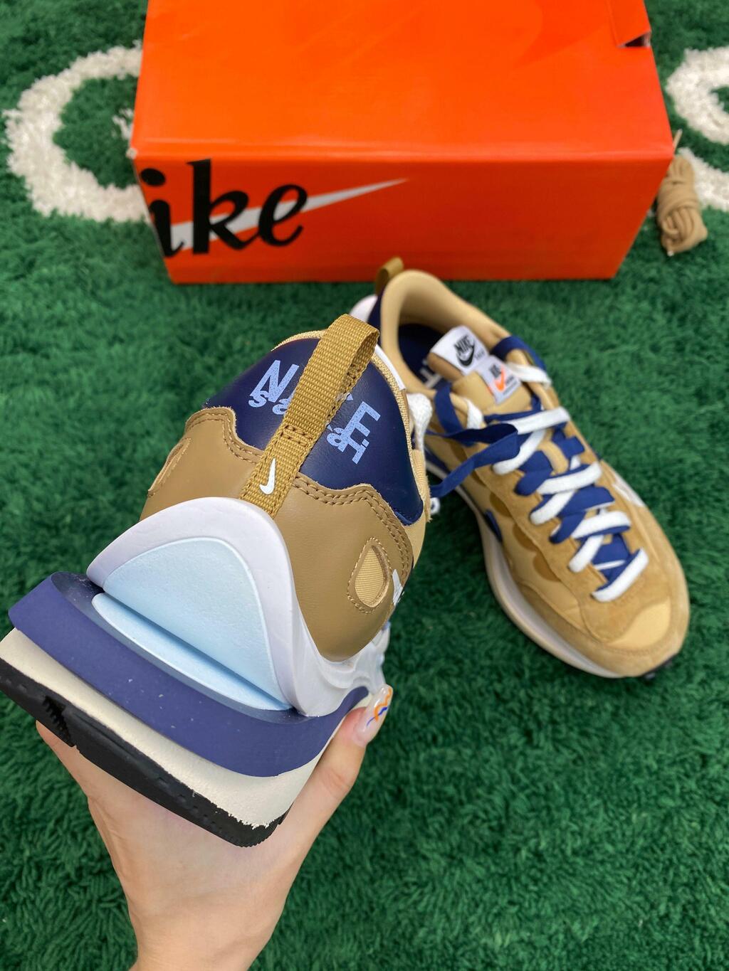 Nike Vaporwaffle x Sacai