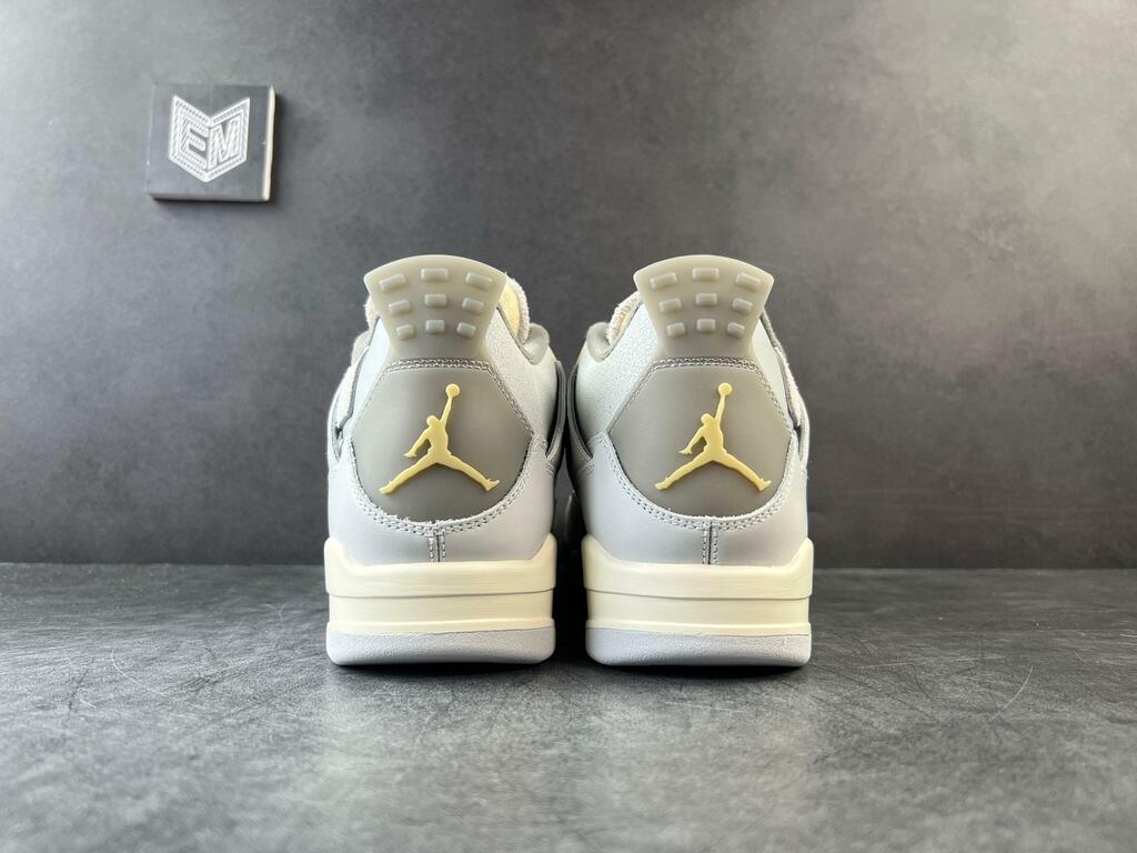 Nike Air Jordan 4 Retro SE Craft Photon Dust