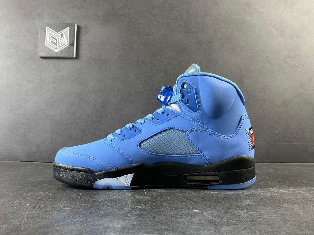 Nike Air Jordan 5 Retro UNC University Blue