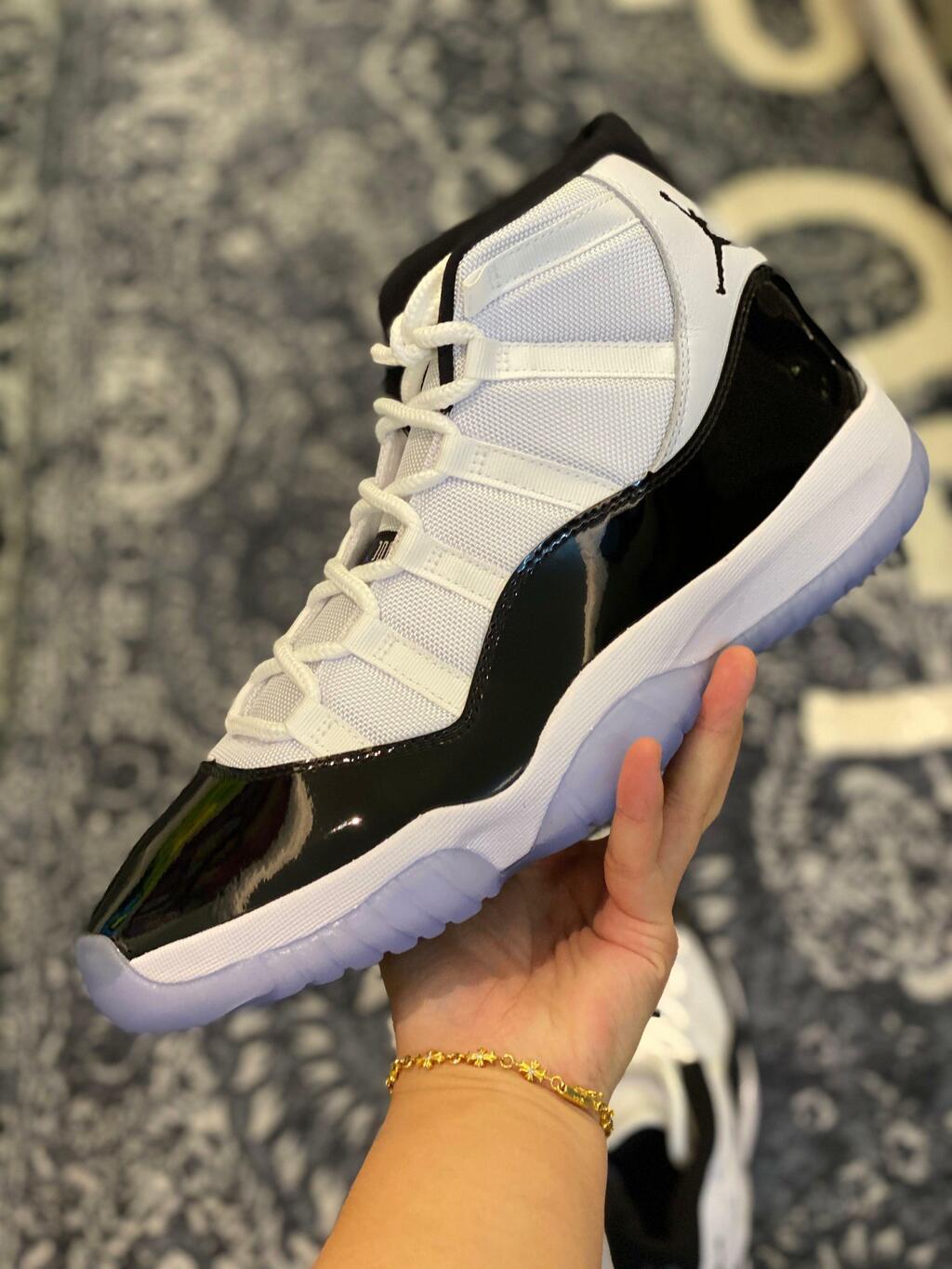 Nike Air Jordan 11 Retro Concord