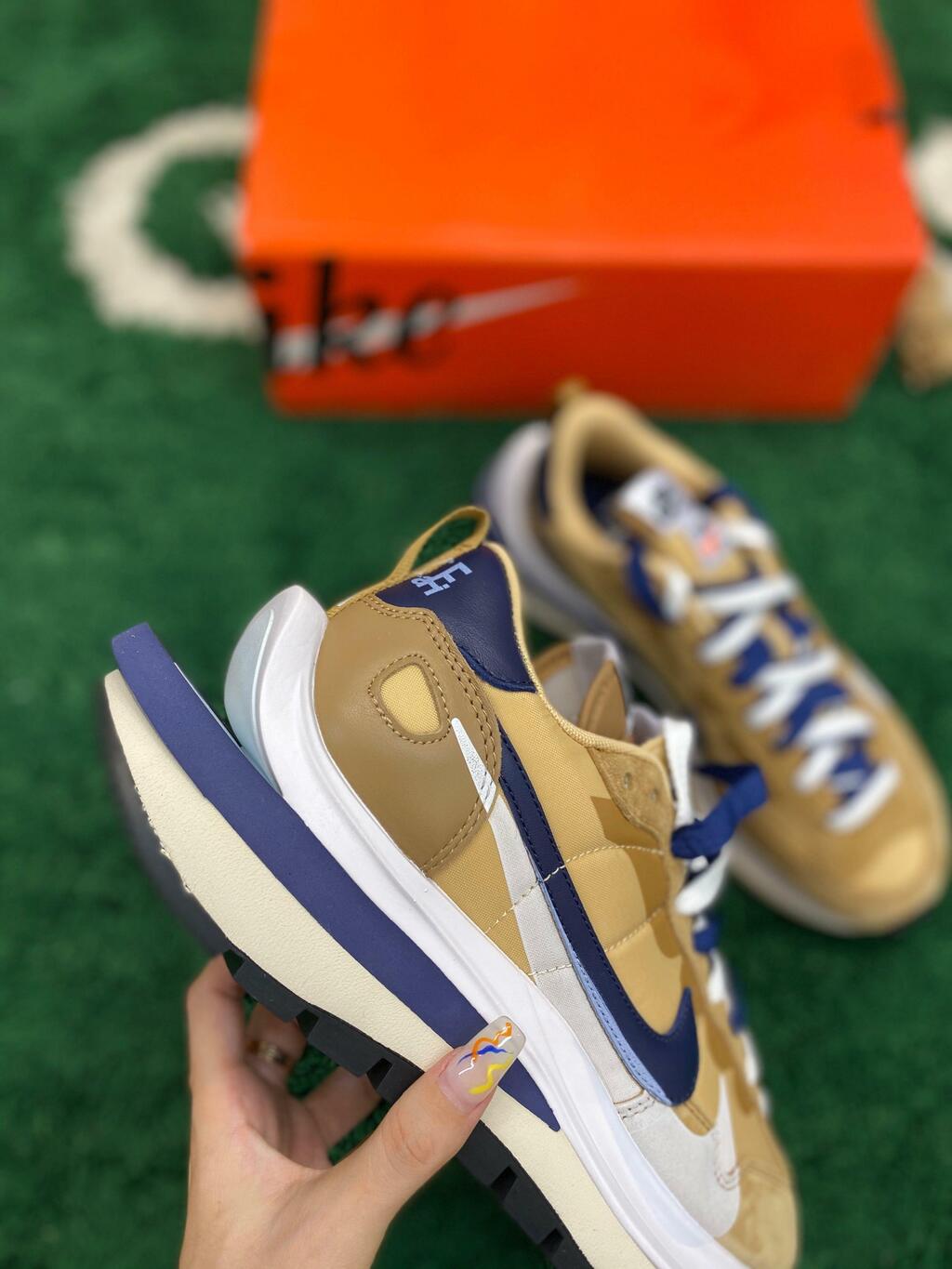 Nike Vaporwaffle x Sacai