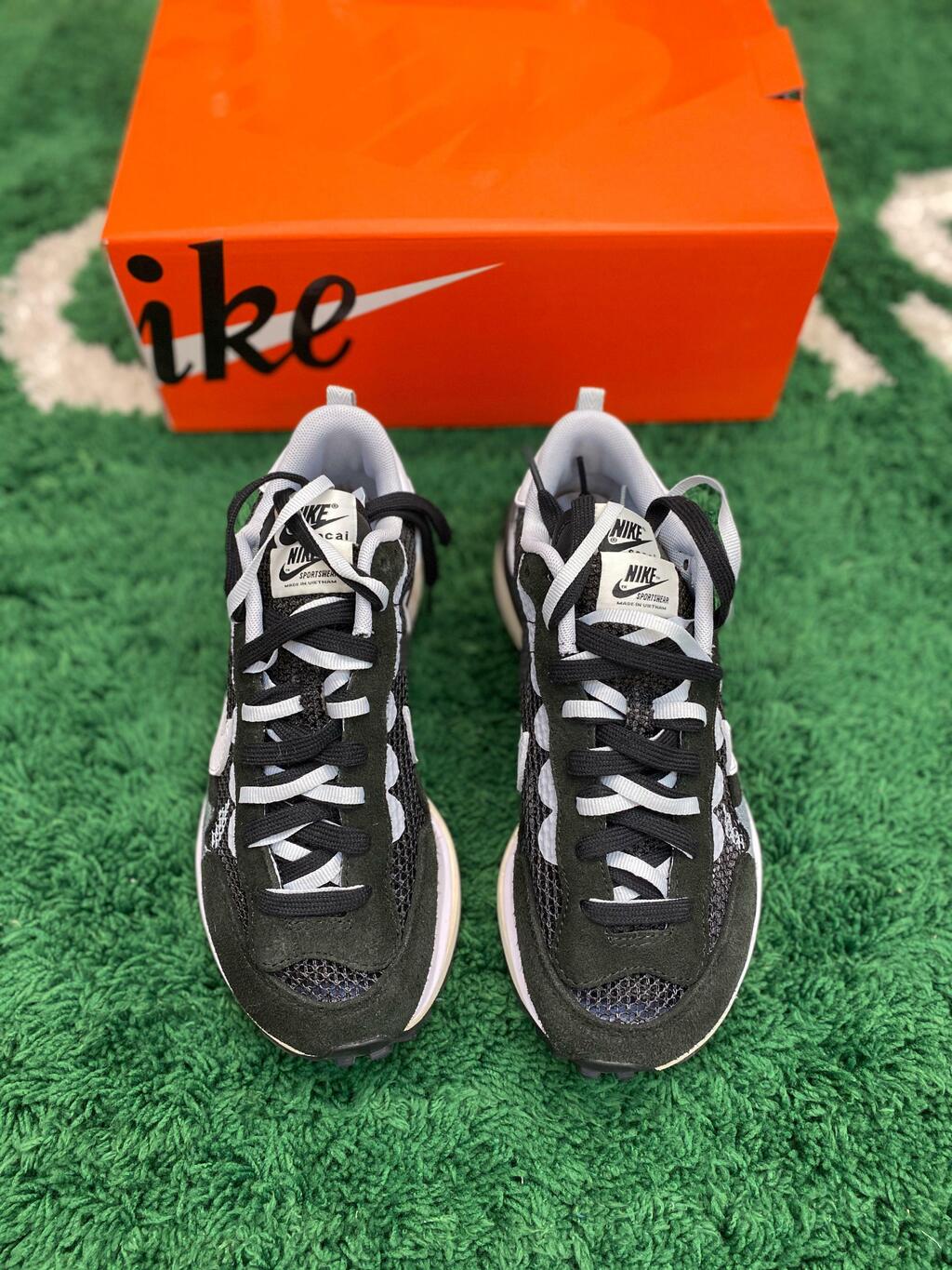 Nike Vaporwaffle x Sacai