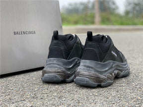 Tênis Balenciaga Triple S
