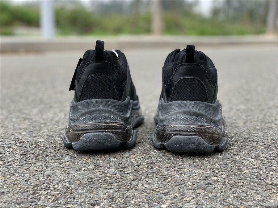 Tênis Balenciaga Triple S