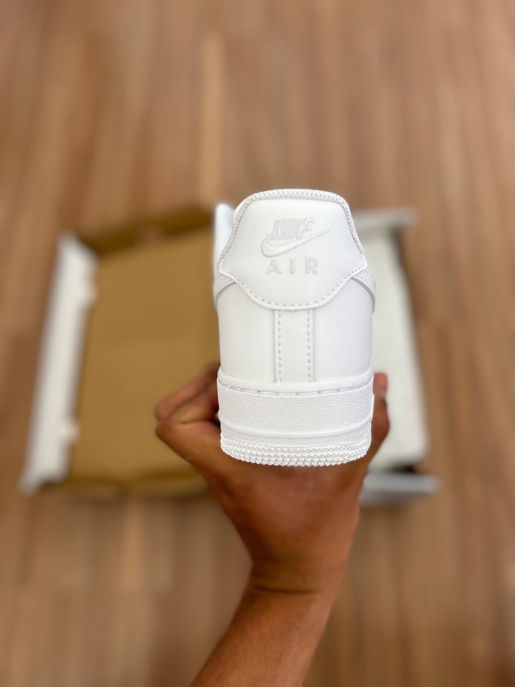 NIKE AIR FORCE 1 LOW "TRIPLE WHITE"