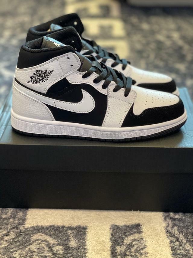 TENIS NIKE AIR JORDA 1 MID "WHITE BLACK"