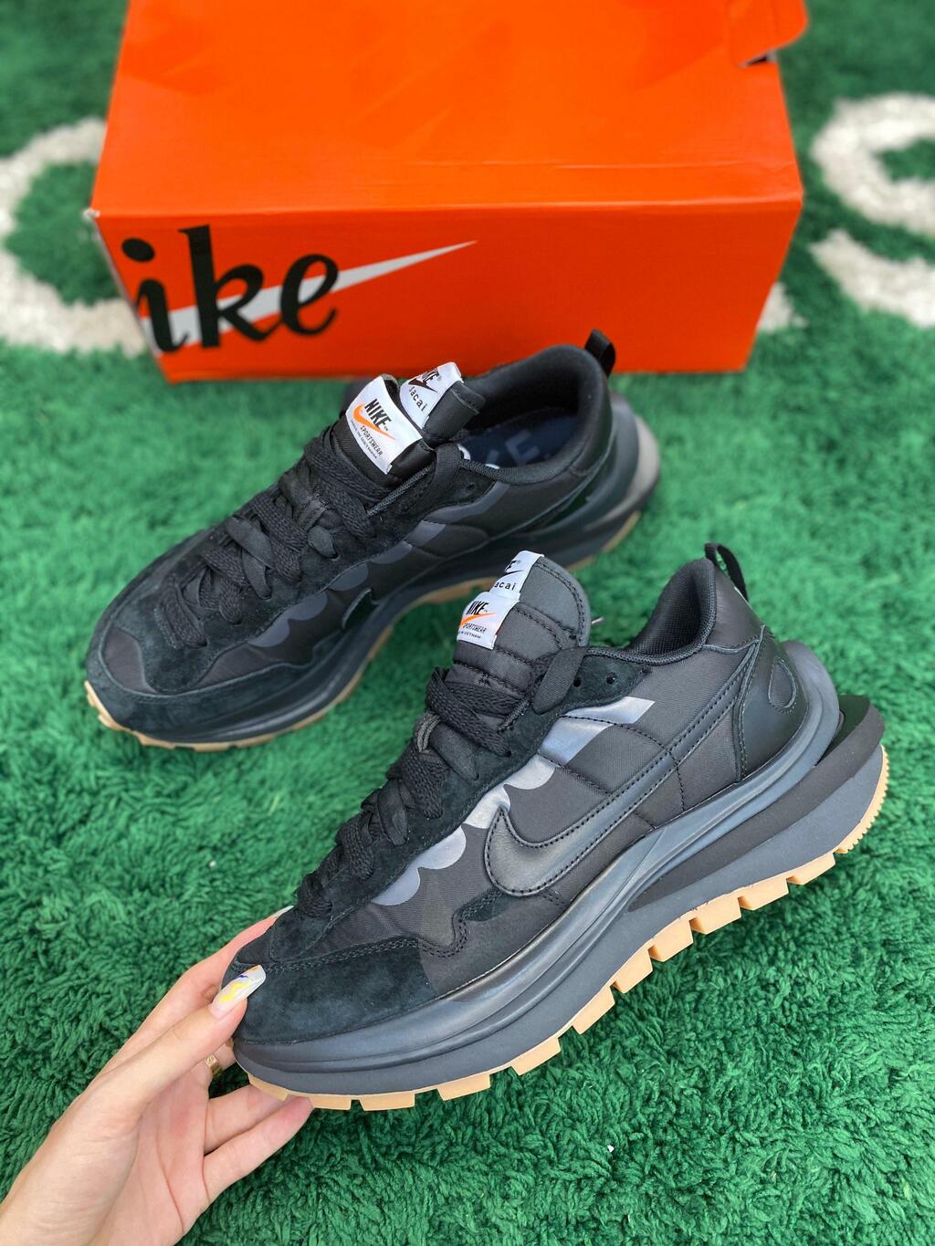 Nike Vaporwaffle x Sacai
