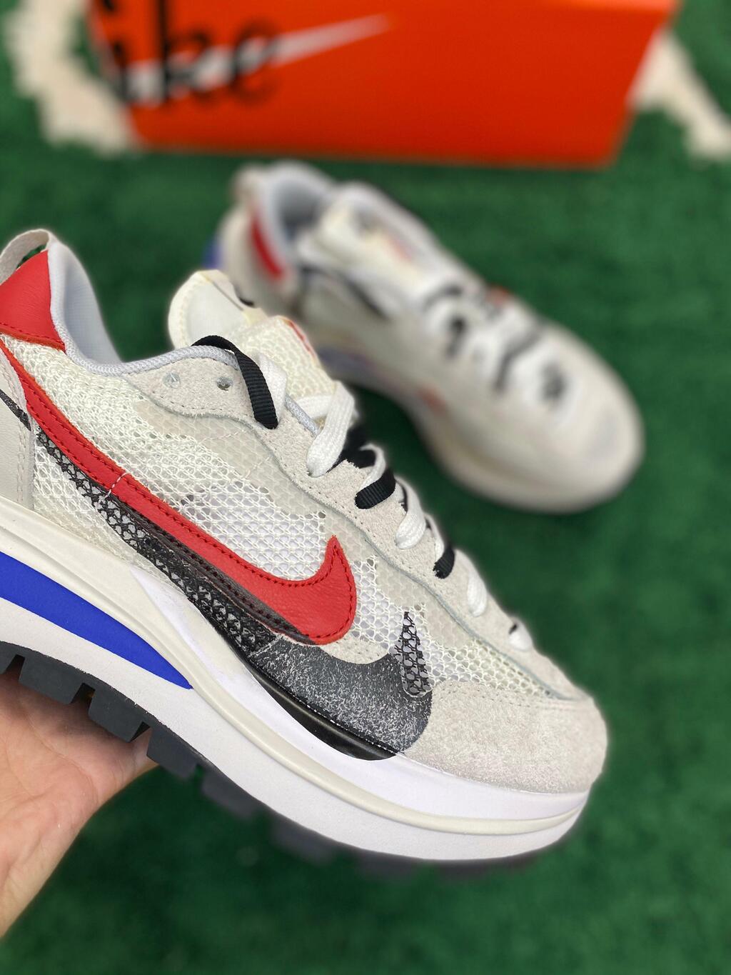 Nike Vaporwaffle x Sacai