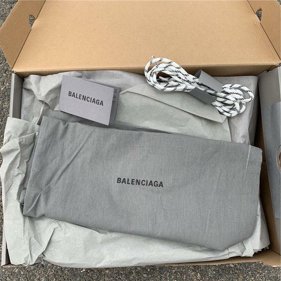 Tênis Balenciaga Triple S