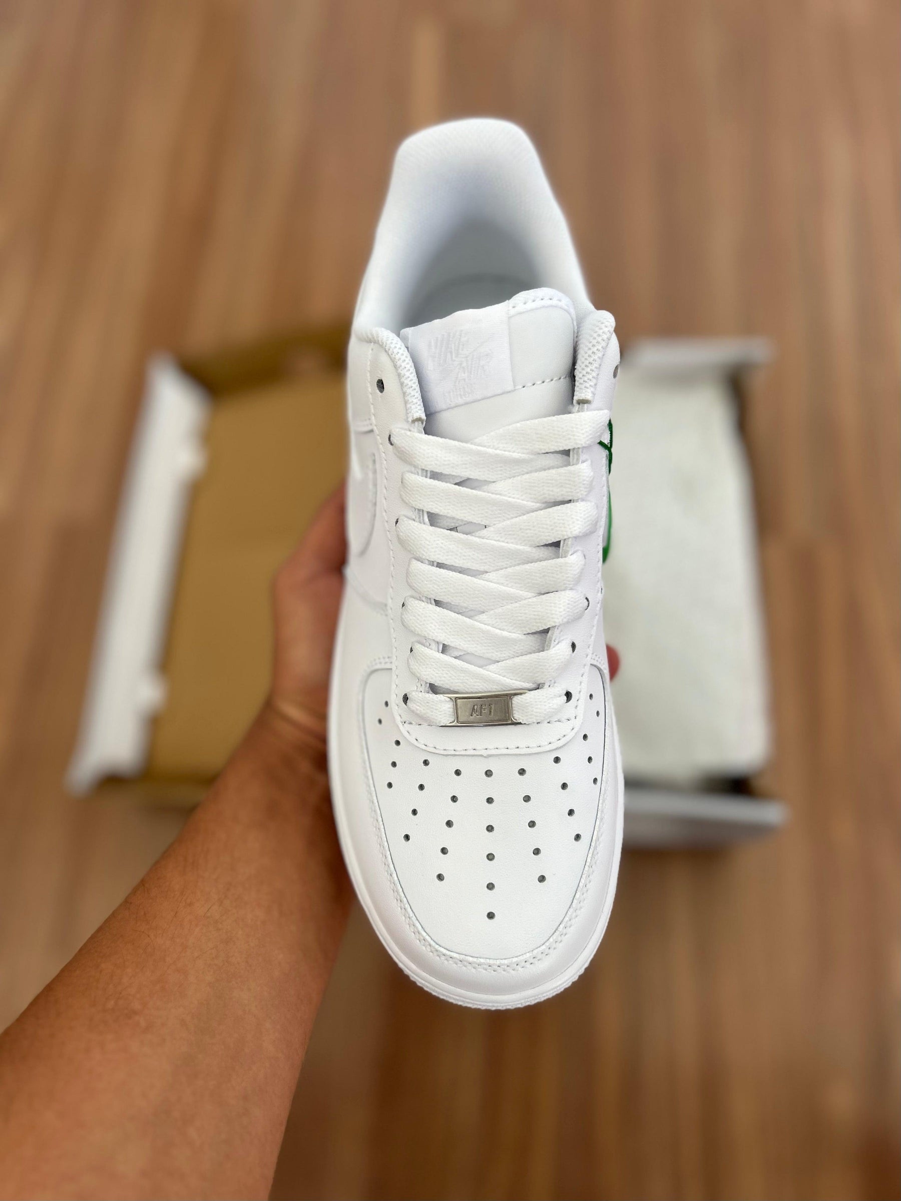 NIKE AIR FORCE 1 LOW "TRIPLE WHITE"