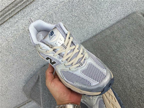 Tênis New Balance 530