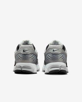 Tênis Nike Zoom Vomero 5