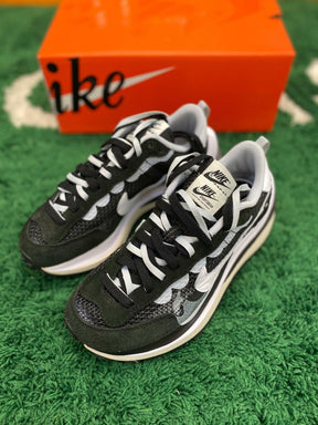 Nike Vaporwaffle x Sacai