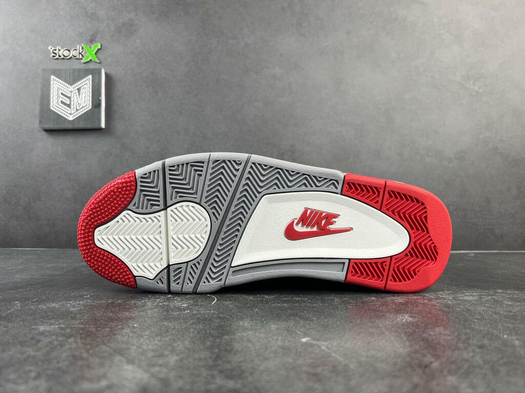 Nike Air Jordan 4 Retro Bred