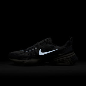 Tênis Nike VK2 Run Pure Platinum Wolf Grey