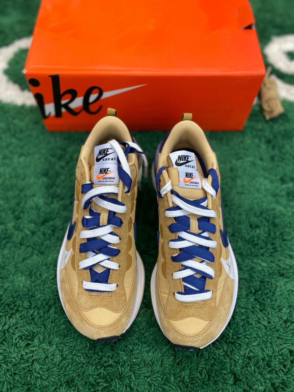 Nike Vaporwaffle x Sacai