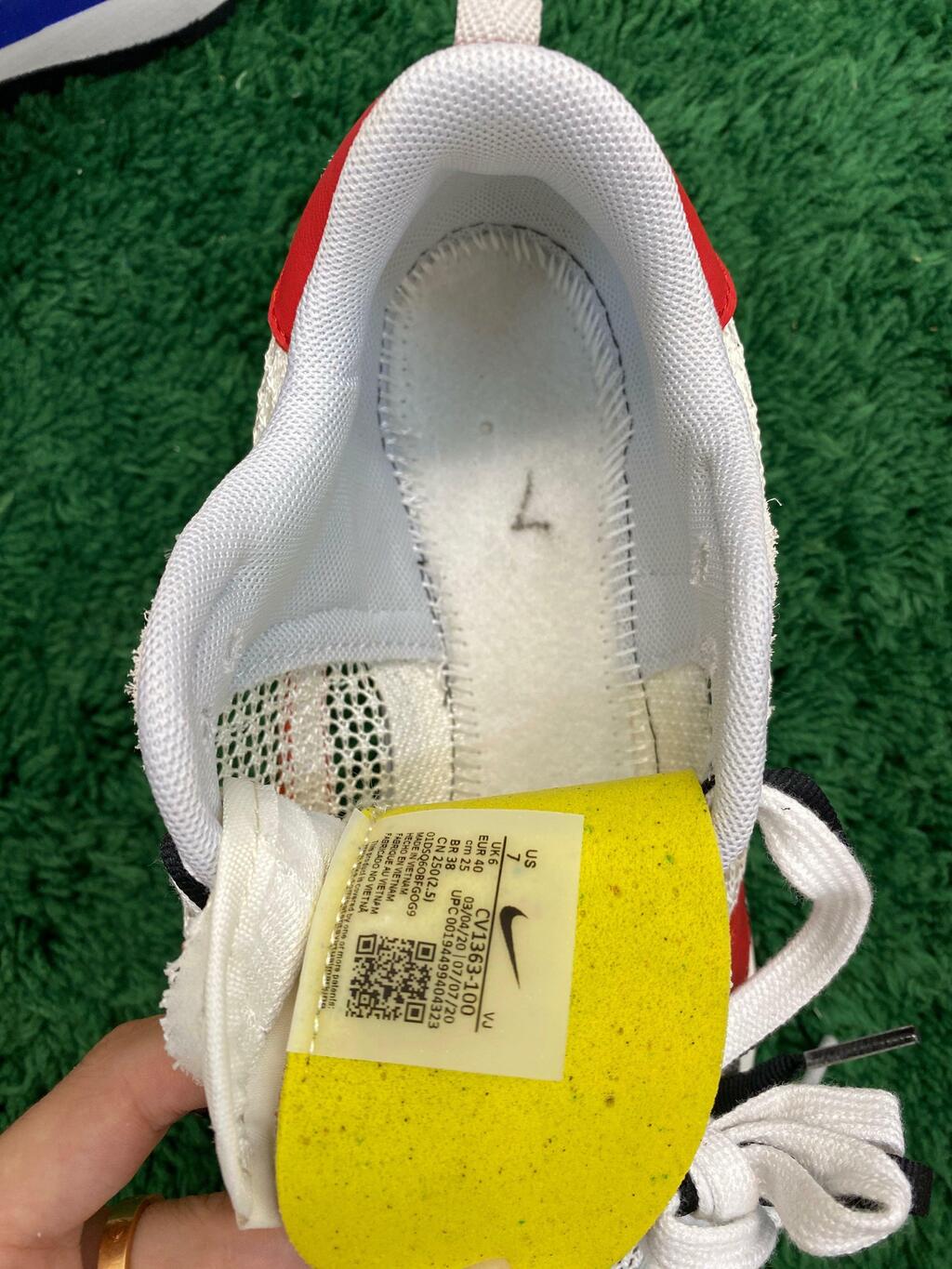 Nike Vaporwaffle x Sacai