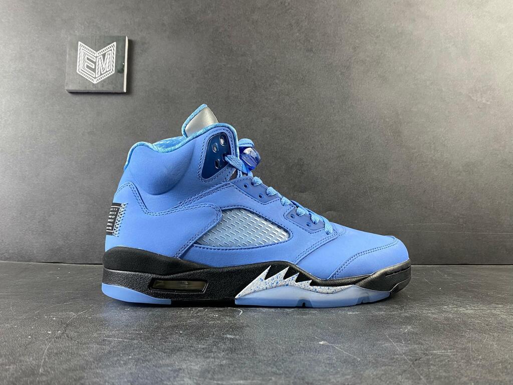 Nike Air Jordan 5 Retro UNC University Blue