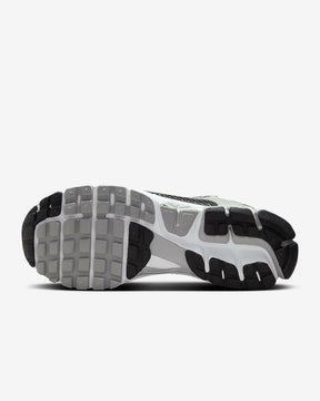 Tênis Nike Zoom Vomero 5