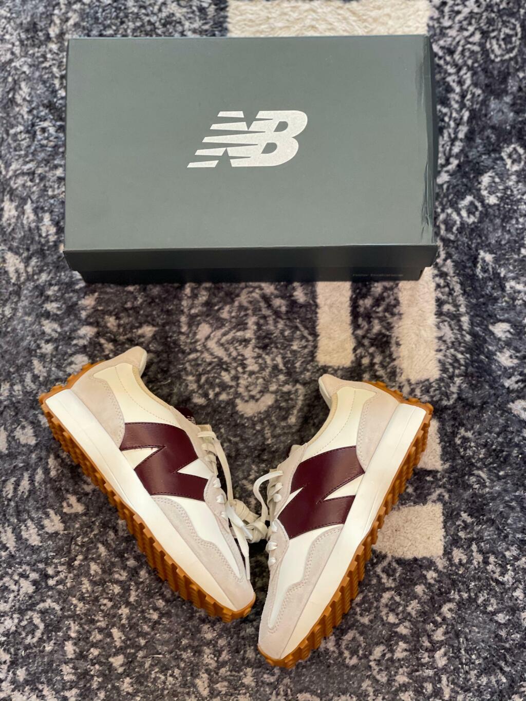 Tênis New Balance Wmns 327 'White Dark Red'