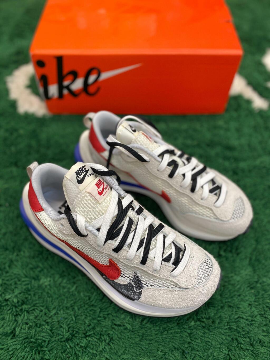 Nike Vaporwaffle x Sacai