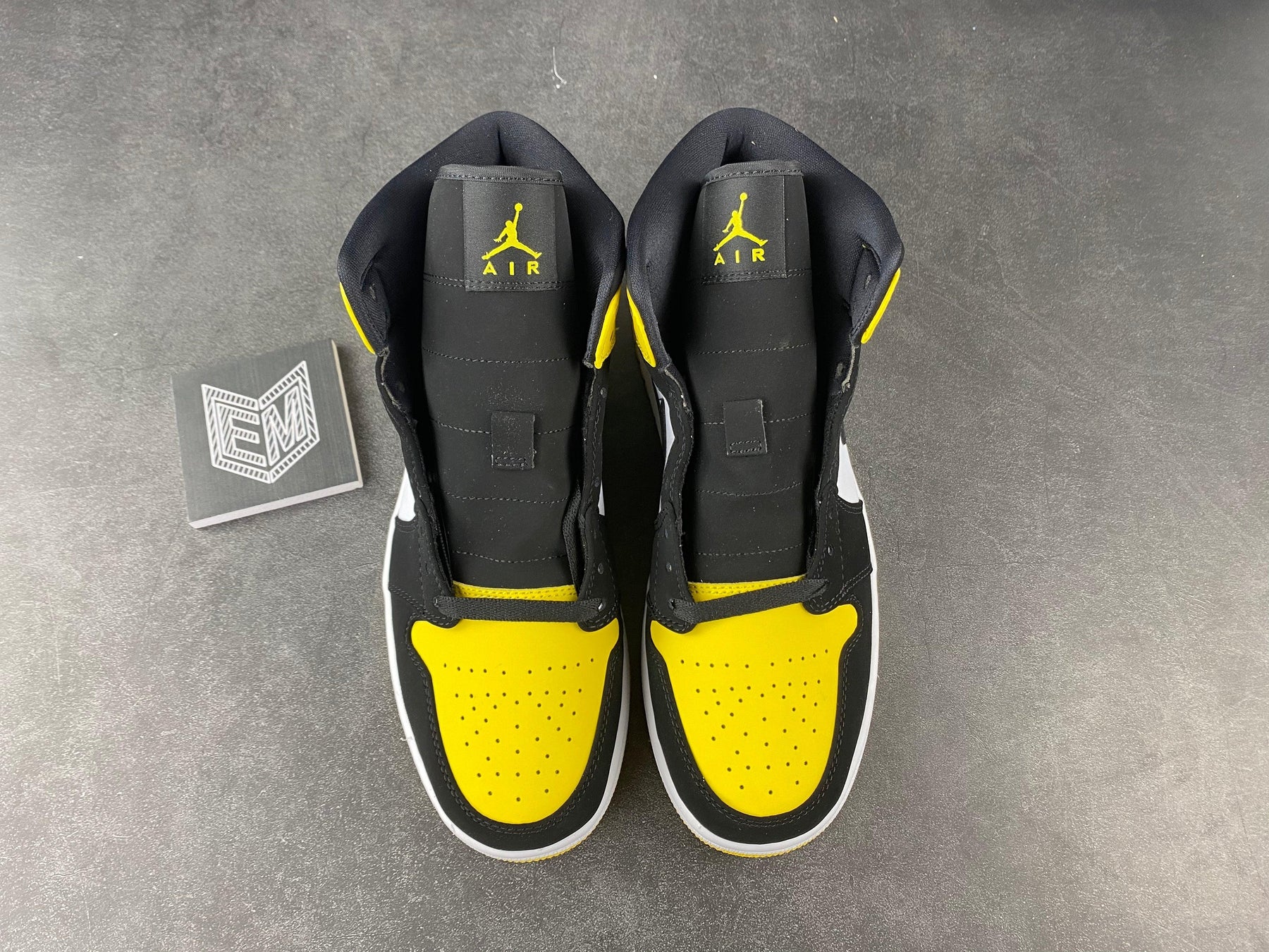 Nike Air Jordan 1 Mid Yellow Toe Black