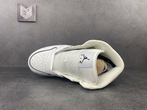 Tênis Nike Air Jordan 1 MID SE "Iridescent reflective trim"