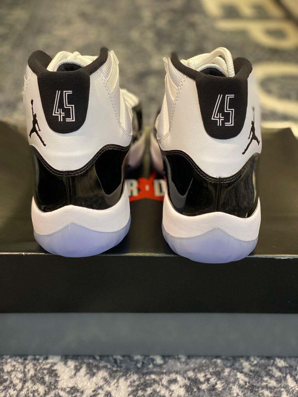 Nike Air Jordan 11 Retro Concord