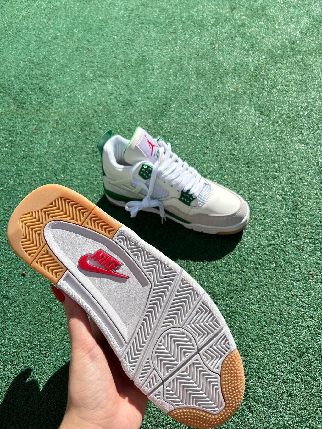 Nike Air Jordan 4 Retro x Nike SB Pine Green