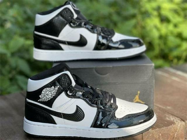 Nike Jordan 1 Mid Black White Grade School