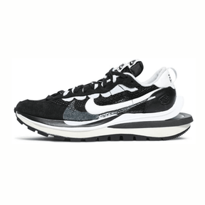 Nike Vaporwaffle x Sacai